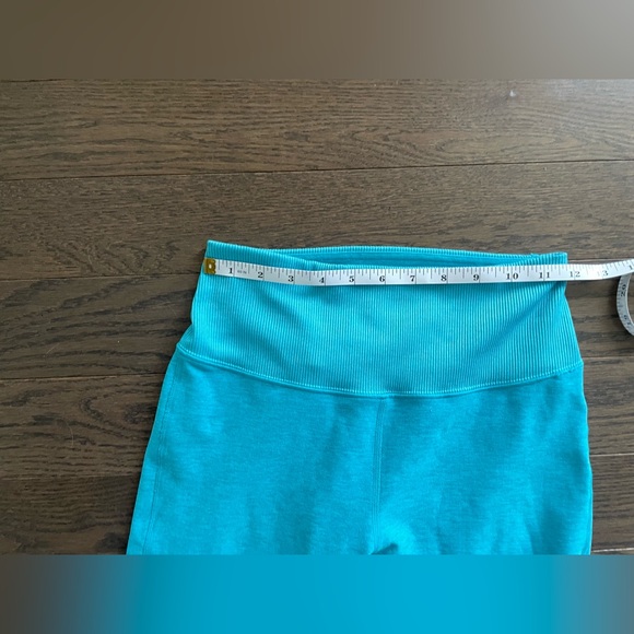 Alo Yoga Leggings - Picture 2 of 7